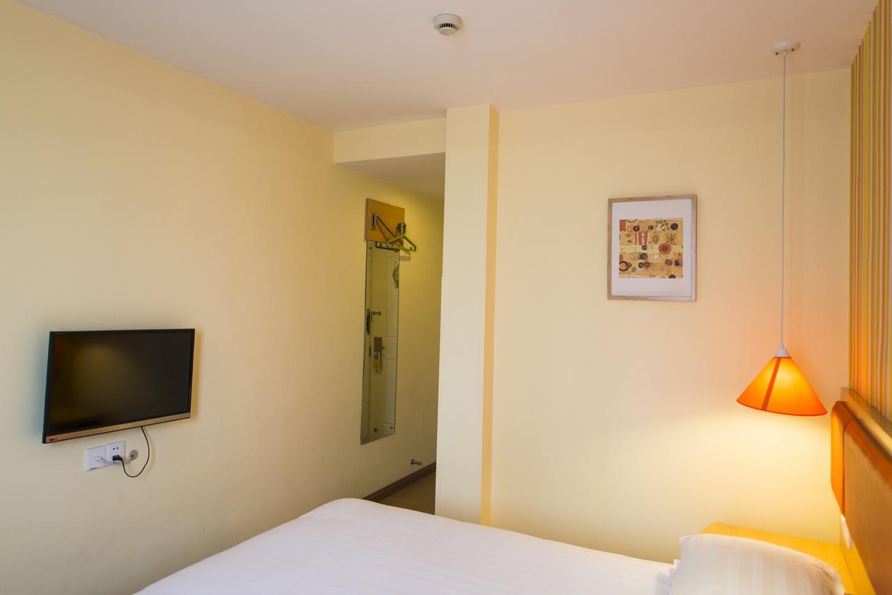 Home Inn Guangzhou Zhujiang New City Экстерьер фото